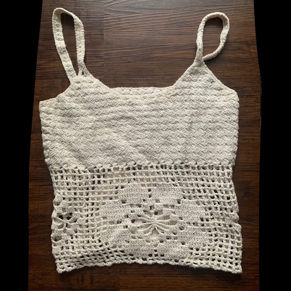 Crochet cropped top - Picture 1 of 3